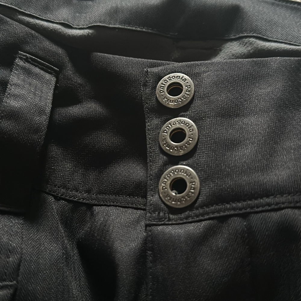 Patagonia ski pants. Worn 1x. No rips or defects. They fit 10/12 pant size. - Picture 2 of 6